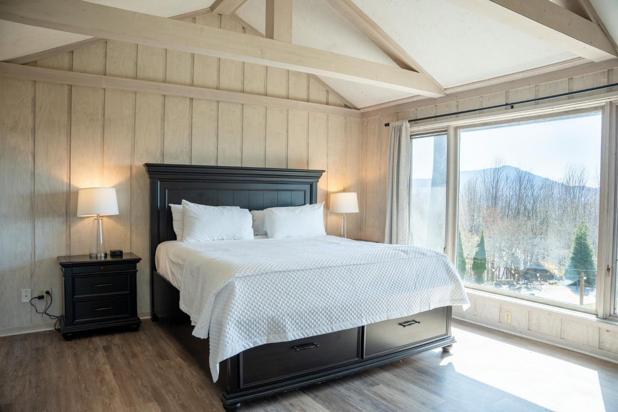 Inn At Crestwood Бун Екстериор снимка