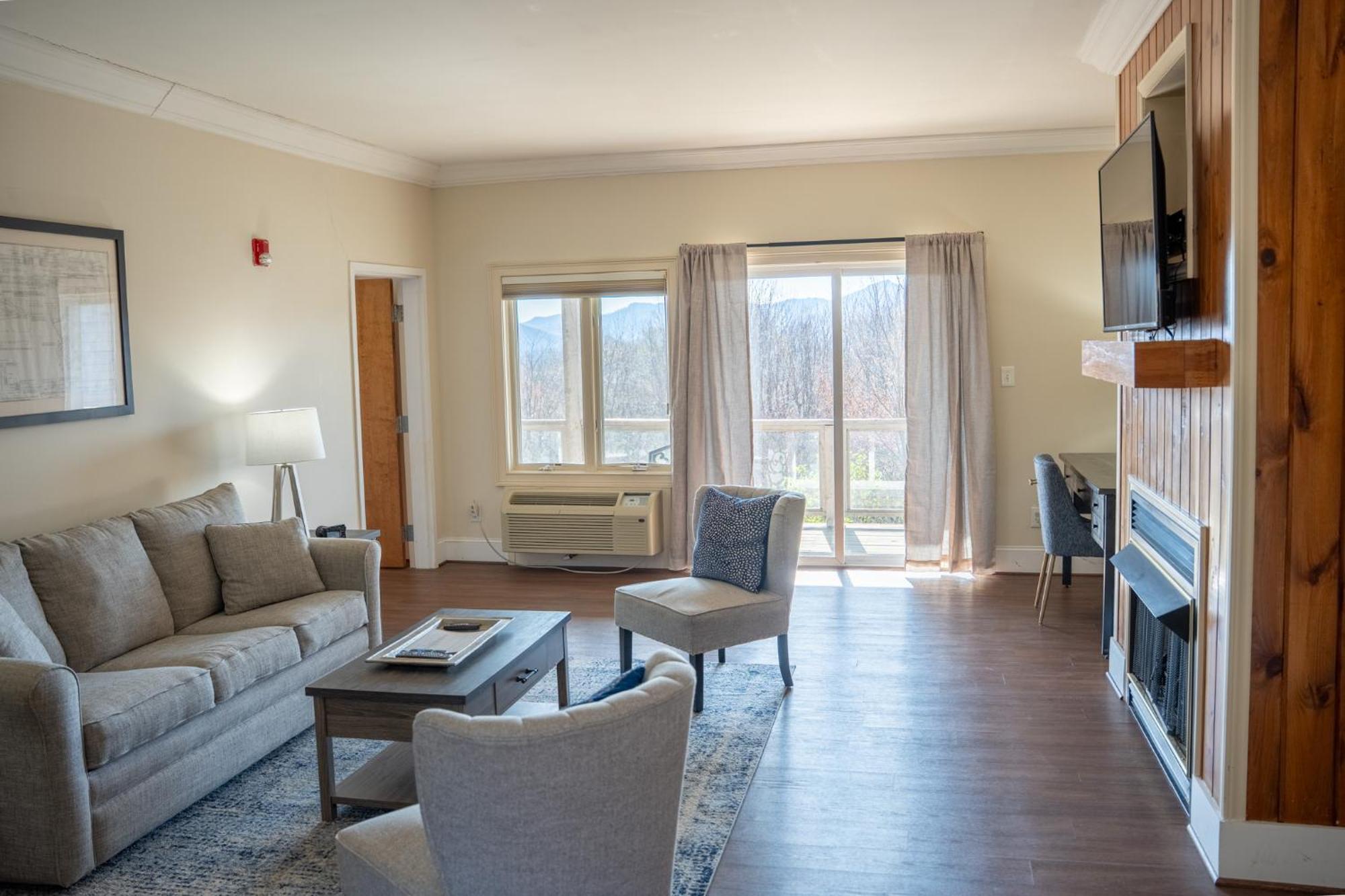 Inn At Crestwood Бун Екстериор снимка