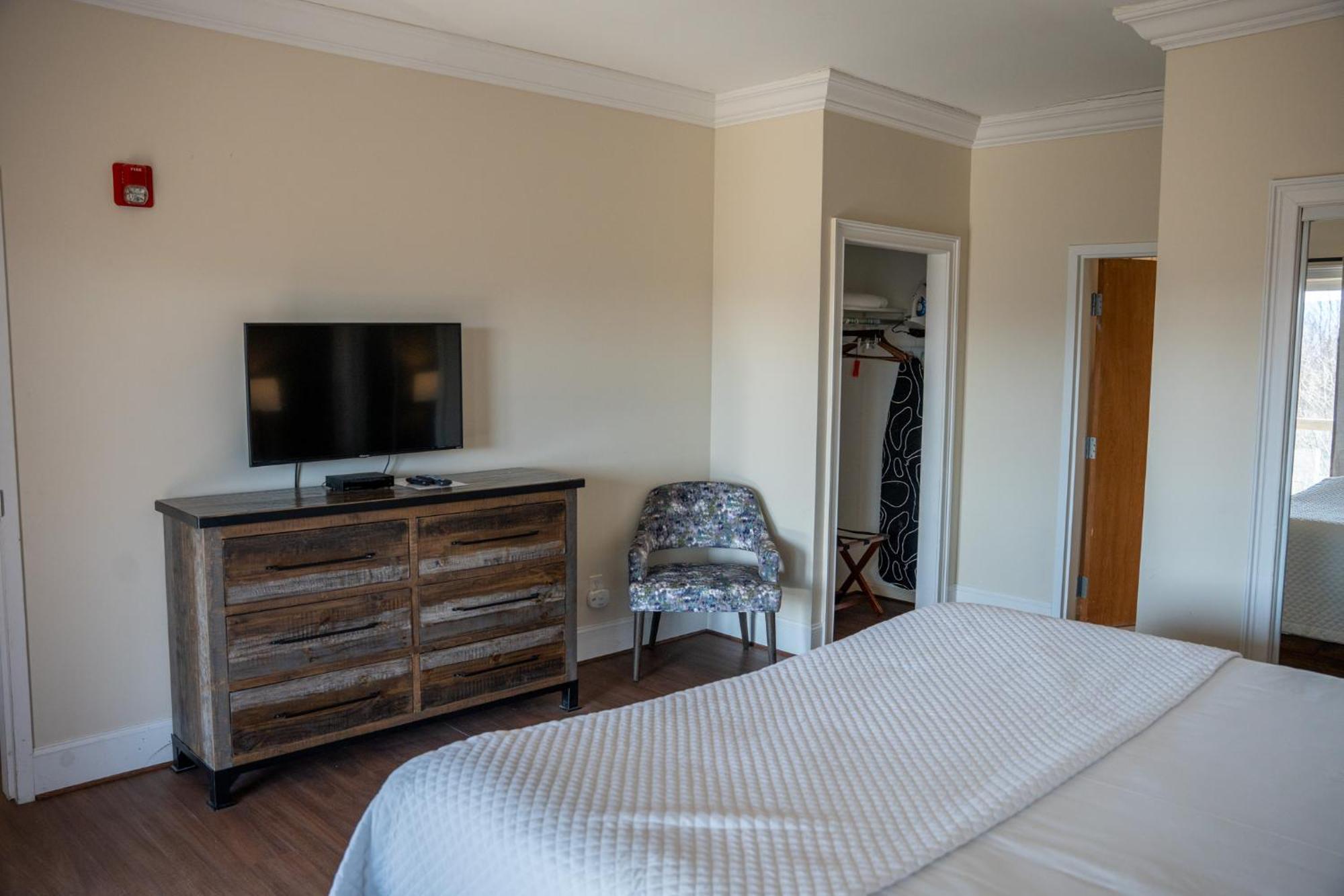Inn At Crestwood Бун Екстериор снимка
