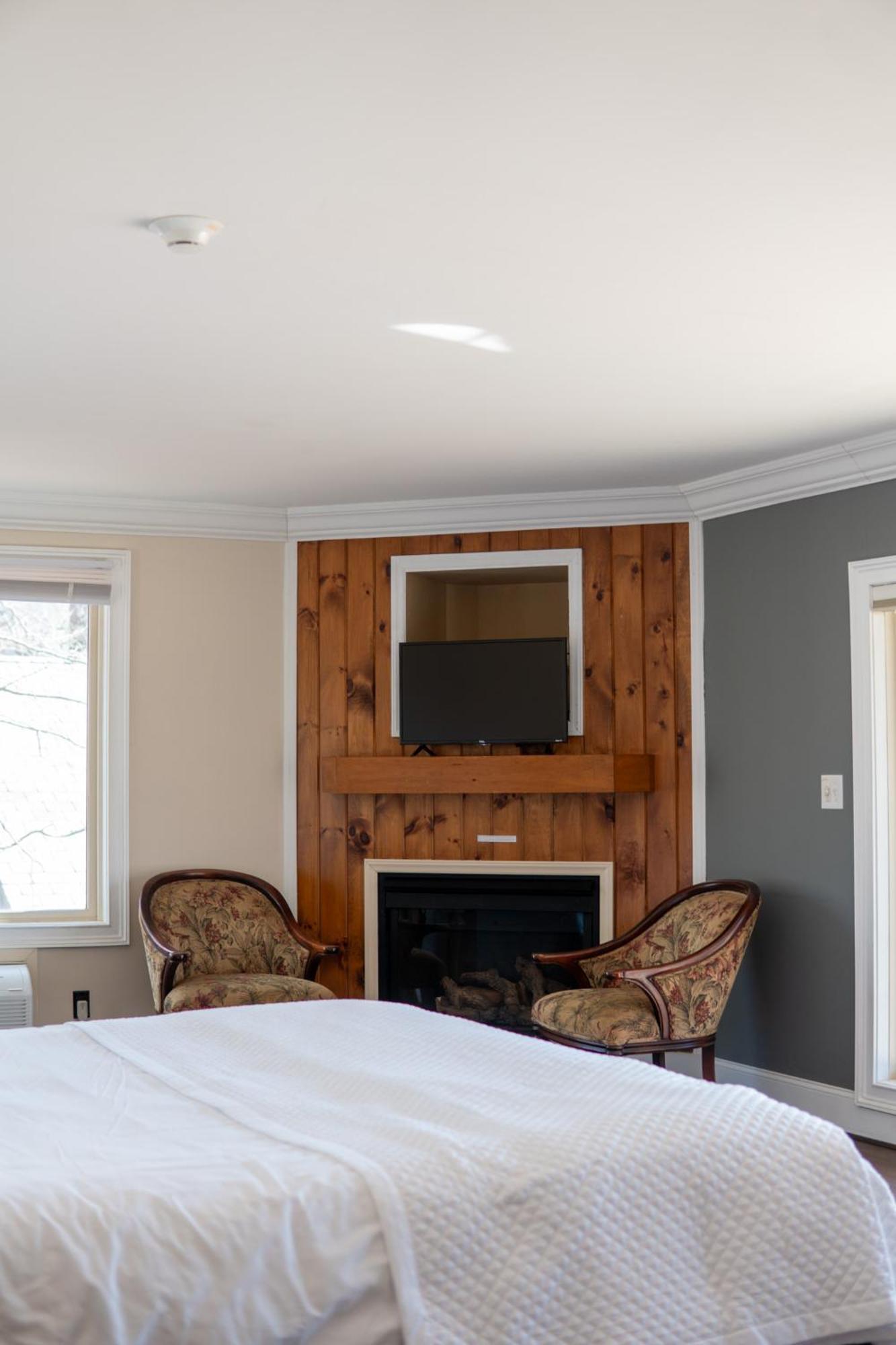Inn At Crestwood Бун Екстериор снимка